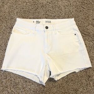 a.n.a Women's White Denim Shorts NWOT size 8
